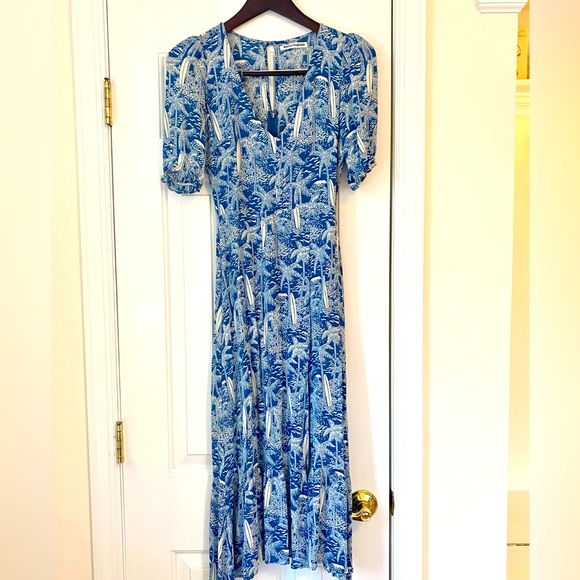 Reformation Nantes Tropical Ruffle Slit Midi Dress in Bali Print Blue - Picture 5 of 10